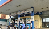 Lực lượng quản lý thị trường kiểm tra các cây xăng tại Hà Nội