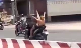 Bất ngờ về cô gái giơ chân 'nhảy múa' khi lái xe máy; 'Méo mặt' vì tiền điện tăng vọt