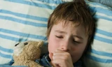 Xử trí khi trẻ bị ho trong mùa lạnh