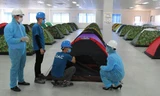 Nhiều nhà máy, doanh nghiệp, hộ kinh doanh phải tạm dừng hoạt động do dịch COVID-19, với khó khăn chồng chất. Ảnh khu nghỉ tại nhà máy của công nhân để duy trì sản xuất trong bối cảnh dịch bệnh.