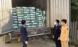 Lực lượng chức năng tỉnh Lạng Sơn tiến hành kiểm tra 14 tấn hàng đông lạnh không có giấy tờ hợp lệ -Ảnh: TL