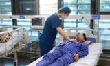 Cấp cứu người ngộ độc nấm ở Lạng Sơn. Ảnh: BV