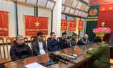 Bốn đối tượng tham gia cá độ bóng đá tại cơ quan công an (ảnh công an cung cấp) 