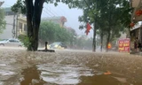 Nhiều tuyến đường ở thành phố lạng Sơn ngập lụt.