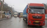 Xe hàng thông thương qua cửa khẩu Lạng Sơn tăng từng ngày