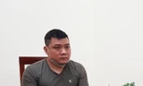 Đối tượng Hùng và tang vật tại cơ quan công an -Ảnh: TL