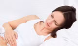  Dấu hiệu ung thư cổ tử cung chỉ xuất hiện rõ ràng khi các tế bào ác tính phát triển nhanh và xâm lấn vào các tổ chức lân cận. 