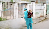 Phun hoá chất diệt muỗi là một trong những biện pháp hữu hiệu phòng chống dịch bệnh SXH. Ảnh minh hoạ: Internet