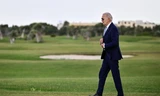 Hành động 'lạ' của Tổng thống Mỹ Joe Biden ở G7 gây chú ý