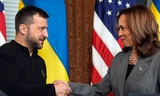 Tổng thống Ukraine Volodymir Zelensky trong cuộc gặp bà Kamala Harris khi đến Mỹ vào tháng 9. (Ảnh: AP)