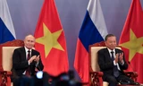 Chủ tịch nước Tô Lâm và Tổng thống Nga Putin gặp gỡ cựu sinh viên