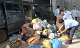 Một vụ bắt hàng lậu của Cục Hải quan Quảng Trị đầu tháng 7 vừa qua. Ảnh: Tuấn Nguyễn 