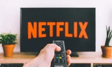 Netflix cung cấp dịch vụ phát thanh, truyền hình trên mạng internet tại Việt Nam từ đầu năm 2016 với các gói có mức phí từ 180.000 đến 260.000 đồng/tháng