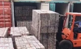 5 container nhôm phế liệu 'đội lốt' gốm nung tại cảng Cát Lái
