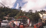 Tài xế nhanh trí nhảy khỏi xe ba gác, tránh tai nạn nguy hiểm