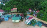 Nước lũ cô lập thị trấn Mường Xén nhìn từ trên cao