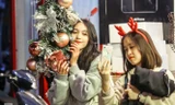 Ngắm những 'bóng hồng' xinh đẹp trong đêm Giáng sinh ở phố Hàng Mã