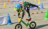  Hàng trăm tay lái 3 tuổi đua trên xe thăng bằng ở Hà Nội