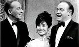 Tấm hình chụp trong lúc Bạch Yến xuất hiện trên show đặc biệt của ông Bob Hope: Hope NBC TV. Bạch Yến đang đàm thoại với hai tài tử người Hoa Kỳ lừng danh là ca sĩ tài tử Bing Crosby và ông Bob Hope. Đây là tấm hình có giá trị cao và hiếm có của Bạch Yến