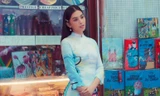 Hoa hậu Tiểu Vy khoe đường cong cơ thể tuyệt đẹp với áo dài