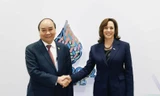 Chủ tịch nước Nguyễn Xuân Phúc gặp Phó Tổng thống Mỹ Kamala Harris tại Bangkok ngày 18/11. (Ảnh: Baoquocte)