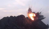 Một tên lửa bắn trúng đảo Alsom năm 2019. (Ảnh: KCNA)