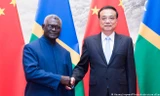 Thủ tướng quần đảo Solomon Manasseh Sogavare trong cuộc gặp Thủ tướng Trung Quốc Lý Khắc Cường năm 2019