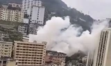 Khói bốc lên từ hiện trường vụ nổ. (Ảnh: Weibo)