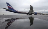 Một chiếc Boeing 777-300ER của hãng hàng không Aeoflot tại sân bay ở Mátxcơva. (Ảnh: Reuters) 