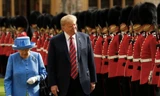 Ông Trump trong một dịp diện kiến Nữ hoàng Anh Elizabeth. (Ảnh: AP)