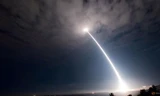 Một tên lửa đạn đạo liên lục địa Minuteman III được phóng thử từ căn cứ không quân Vandenberg ở California ngày 2/8. (Ảnh: Reuters)