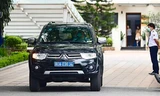 Hai xe cảnh sát xuất hiện ở khu nhà cựu Bộ trưởng Y tế Nguyễn Thanh Long