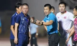 HLV Chu Đình Nghiêm tranh cãi gay gắt với trọng tài trong trận hoà của Hải Phòng