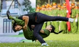Màn võ thuật kẹp cổ khống chế tội phạm của nữ Công an TPHCM