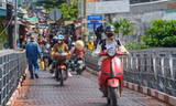 Cận cảnh 2 cây cầu xuống cấp nghiêm trọng ở khu Nam TPHCM