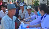 Khám bệnh cho người dân vùng sâu TP Cần Thơ