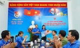 Chị Nguyễn Thị Thúy Lam nhận quyết định làm Phó Bí thư Tỉnh đoàn Đồng Tháp