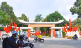 Đường phố Cần Thơ rợp bóng cờ hoa chào mừng Đại hội Đảng