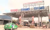 Trạm thu phí BOT T2 Quốc lộ 91 hiện phải dừng thu phí để Bộ GTVT nghiên cứu phương án giải quyết bất cập.