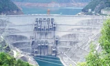 Đập thuỷ điện Tiểu Loan của Trung Quốc có tổng dung tích 15 tỷ m3. Ảnh: Việt Anh.