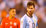 Messi muốn chung tay góp sức để giúp bóng đá Argentina tiến bộ bằng cách rút quyết định kết thúc sự nghiệp quốc tế để trở lại với ĐTQG. Ảnh: Reuters.