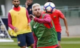 Messi khoe kỹ thuật thượng thừa trên sân tập