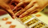Sau 1 đêm, vàng tăng giá gần 400.000 đồng/lượng