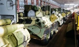 BTR-80 là xe thiết giáp chở quân lưỡng dụng bánh lốp 8x8 (APC) được quân đội Liên Xô đưa vào biên chế năm 1986 để thay thế cho các xe chở quân trước đó là BTR-60 và BTR-70.