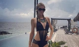 Paris Hilton lộ loạt ảnh áo tắm nóng bỏng