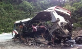 Hiện trường vụ nổ xe khách khiến 9 người chết tại chỗ