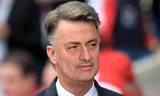 Với không ít người hâm mộ, Mourinho chỉ là Van Gaal phiên bản 2.0.