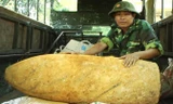 Quả bom nửa tấn được tháo gỡ thành công. Ảnh: Báo Đồng Nai.