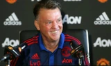 Van Gaal tự tin sẽ ở lại Old Trafford mùa sau. Ảnh: AFP.