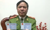 Thiếu tướng Trần Văn Vệ cho biết CMND 12 số và thẻ Căn cước công dân được cấp tới đây cơ bản giống nhau. Ảnh: Thế Kha.